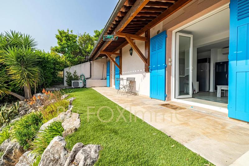 Maison - 240 m² - 8 pièces