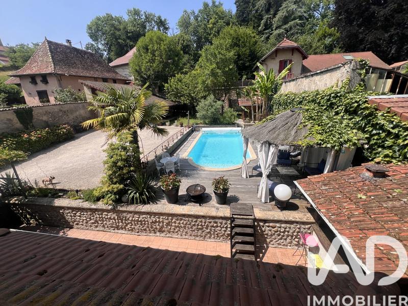 Maison - 290 m² - 12 pièces