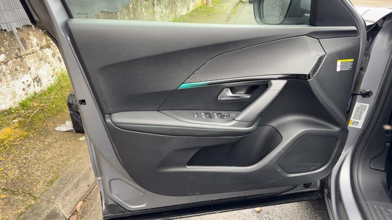 Peugeot 2008 1.2 PureTech 100 Eat6 Allure Pack