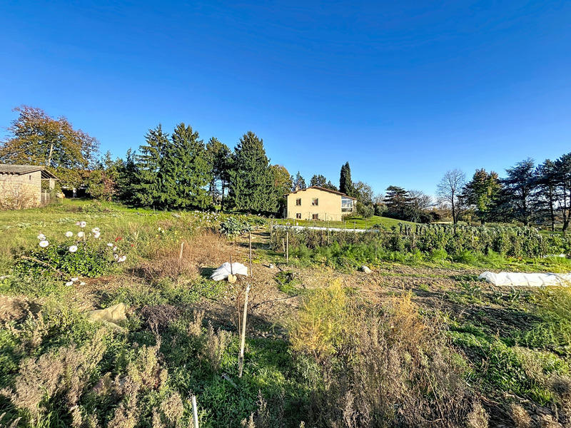 Terrain constructible - 1 070 m²