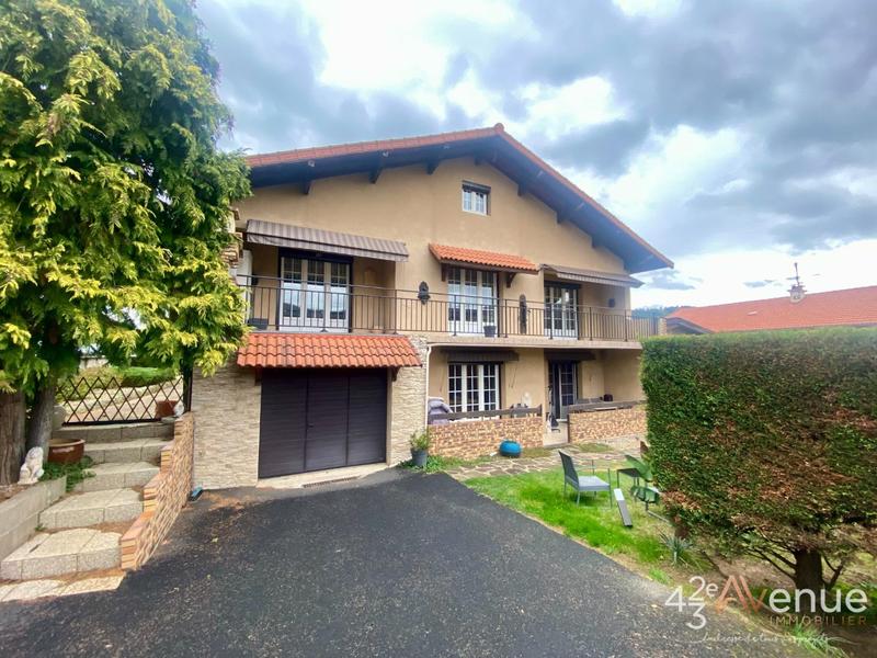 Maison - 237 m² - 9 pièces