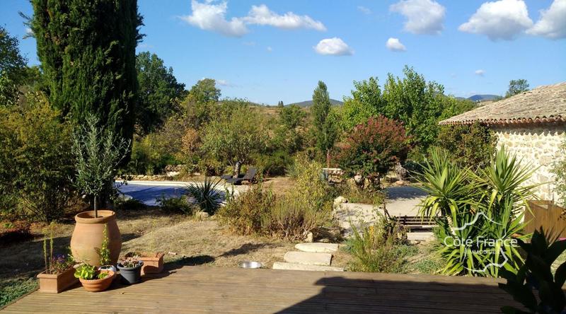 Mas - 250 m² - 9 pièces