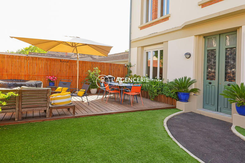 Maison - 196 m² - 8 pièces