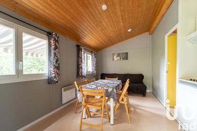 Maison - 230 m² - 16 pièces