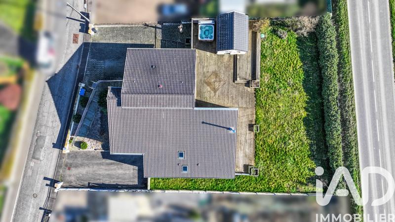 Maison - 200 m² - 7 pièces