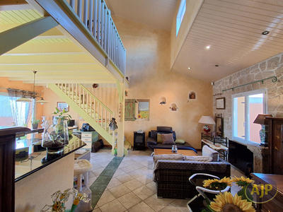 Maison - 139 m² - 7 pièces