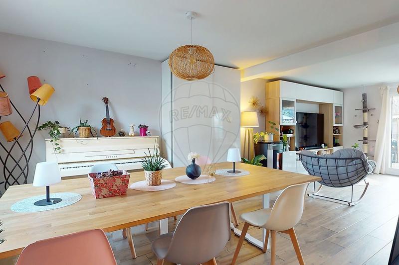 Maison - 110 m² - 4 pièces