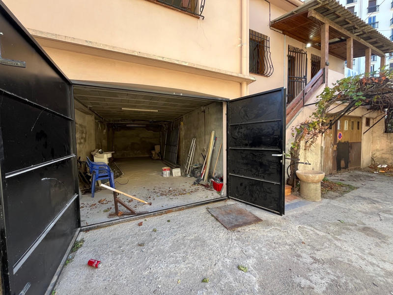 Maison - 93 m² - 4 pièces