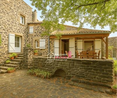 Maison - 136 m² - 6 pièces