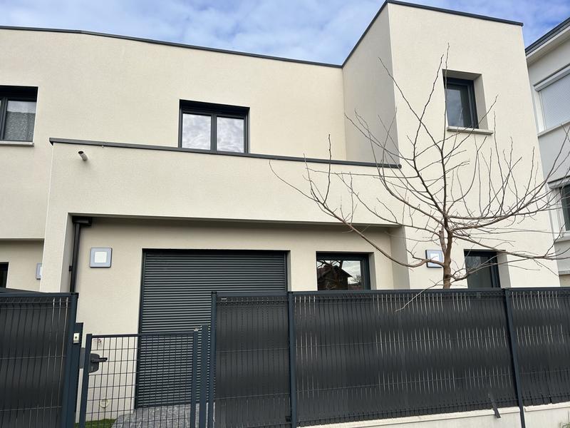 Maison - 108 m² - 4 pièces