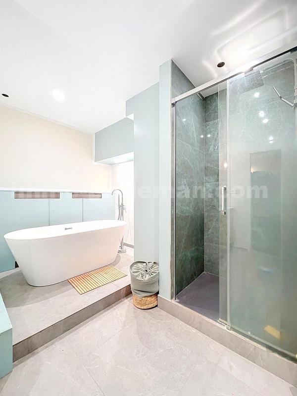 Appartement - 130 m² - 4 pièces