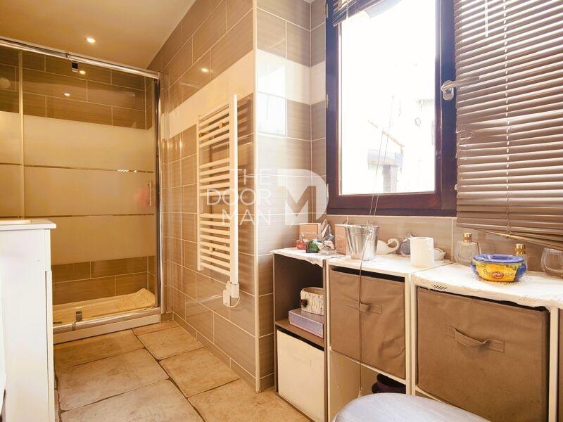 Maison - 200 m² - 8 pièces