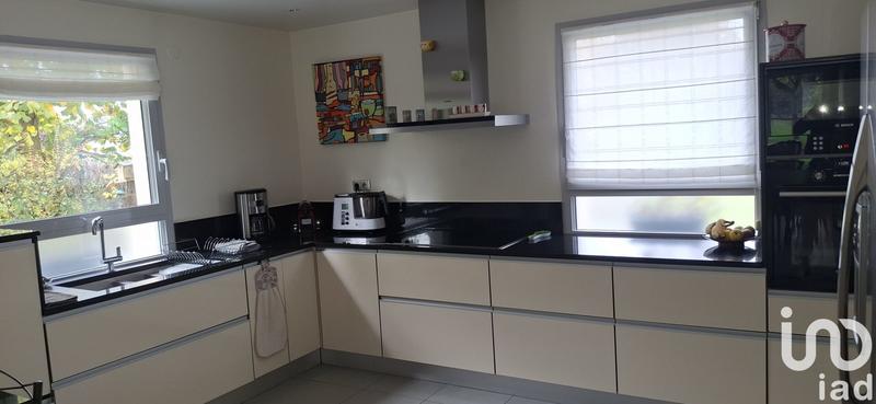 Maison - 207 m² - 8 pièces