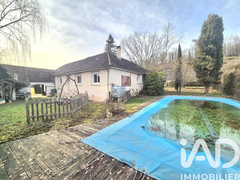 Maison - 205 m² - 8 pièces