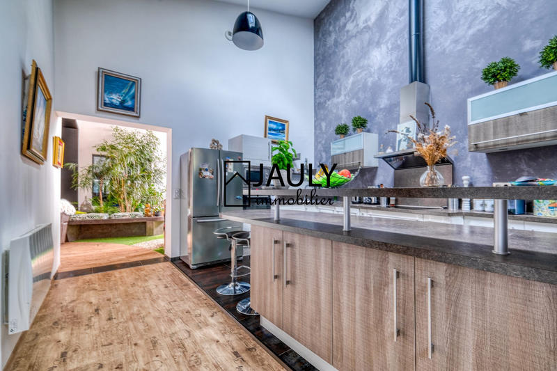 Maison contemporaine - 328 m² - 8 pièces