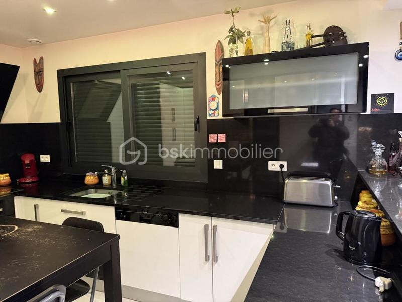 Maison - 210 m² - 9 pièces