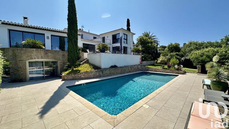 Maison - 247 m² - 7 pièces