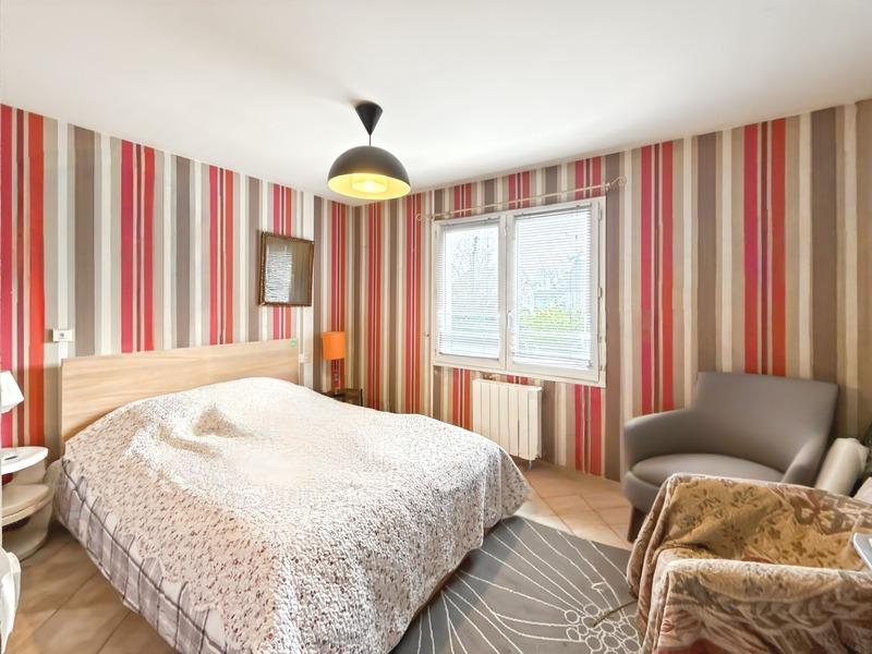 Maison - 137 m² - 9 pièces