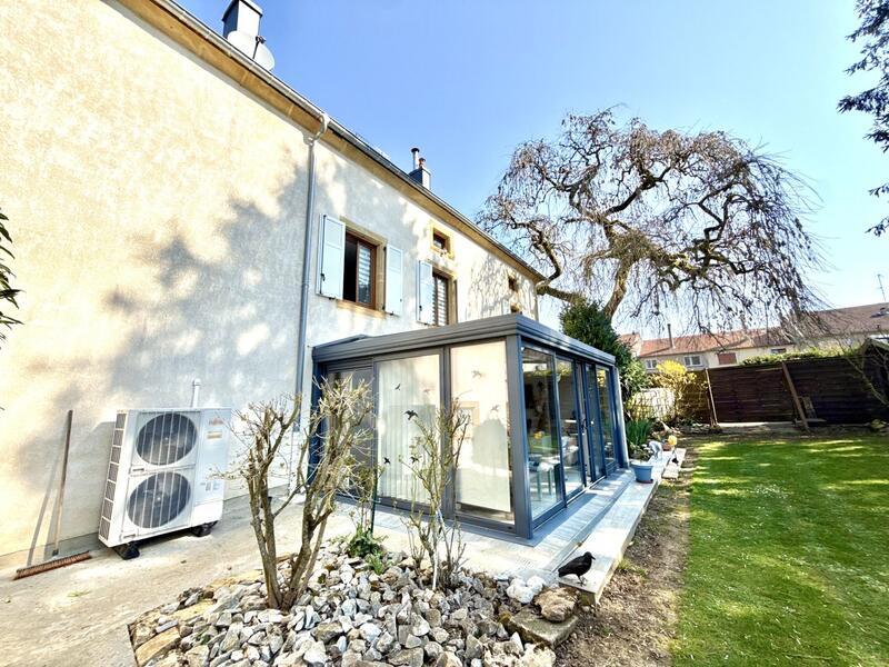 Maison - 237 m² - 8 pièces