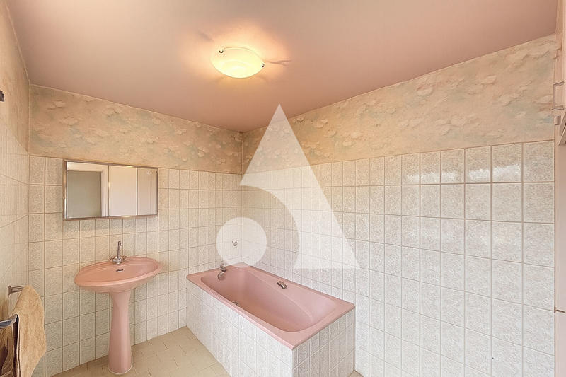 Maison - 95 m² - 4 pièces