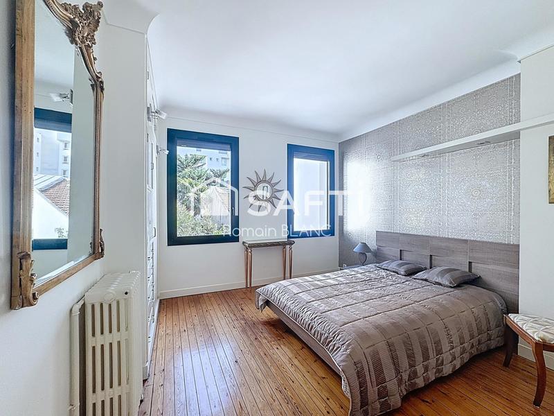 Villa - 346 m² - 9 pièces