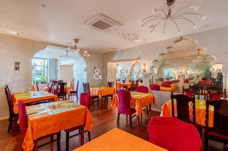 Local commercial - 153 m² - 2 pièces