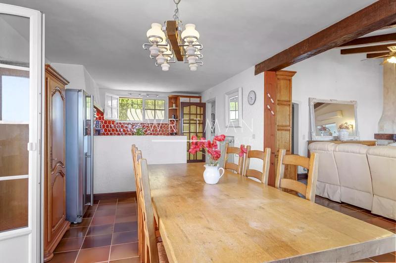 Villa - 212 m² - 6 pièces