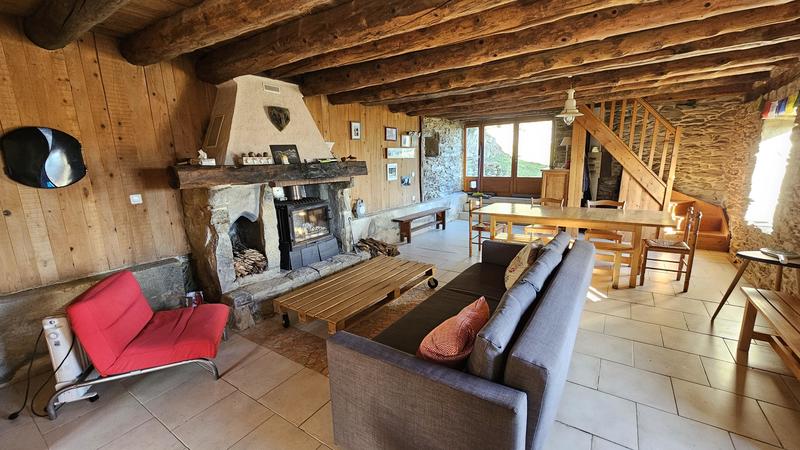 Maison en pierre - 92 m² - 2 pièces