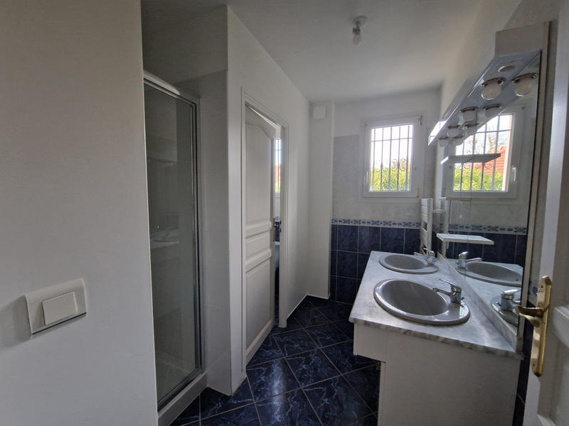 Maison - 194 m² - 10 pièces