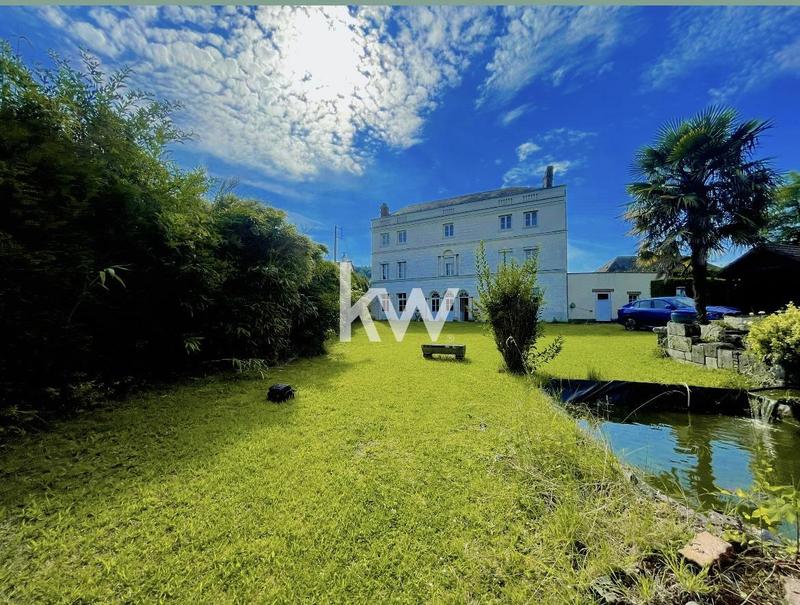 Maison - 240 m² - 9 pièces