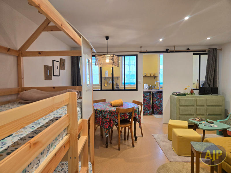 Maison - 195 m² - 7 pièces