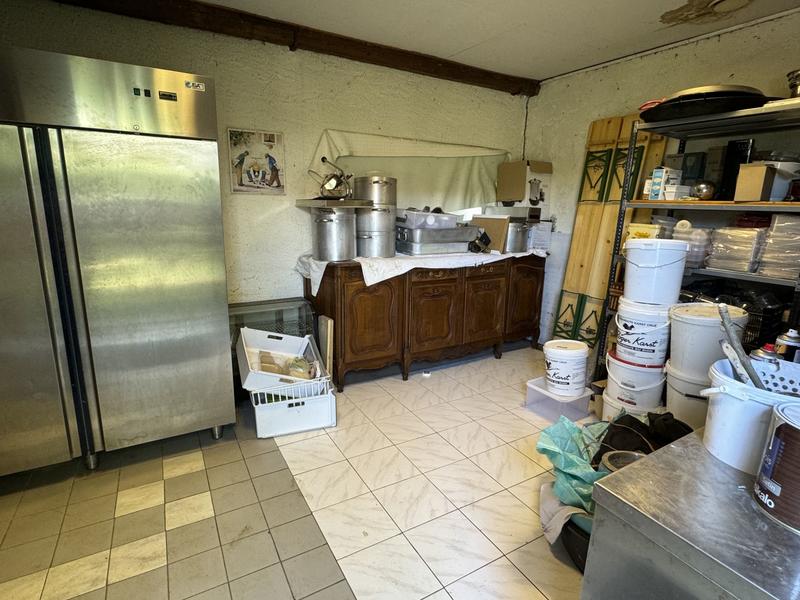 Immeuble mixte - 168 m² - 7 pièces