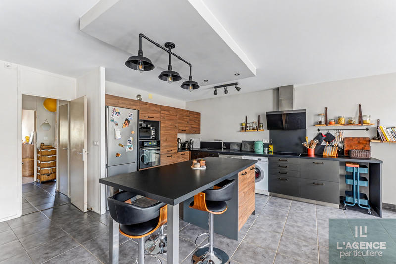 Appartement - 99 m² - 3 pièces