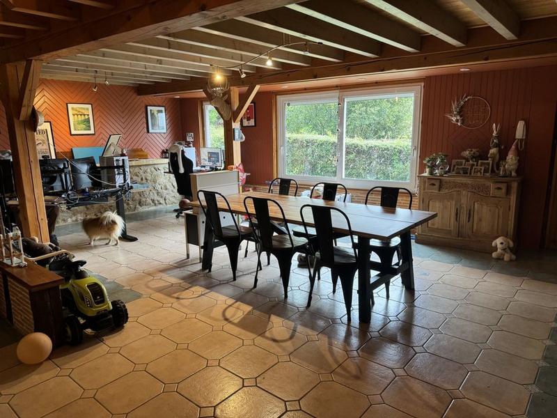 Propriété - 936 m² - 23 pièces