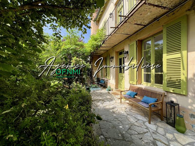 Maison - 170 m² - 10 pièces