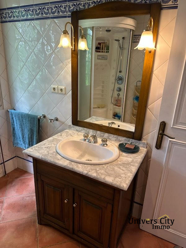 Maison - 172 m² - 7 pièces