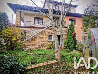 Maison - 222 m² - 10 pièces