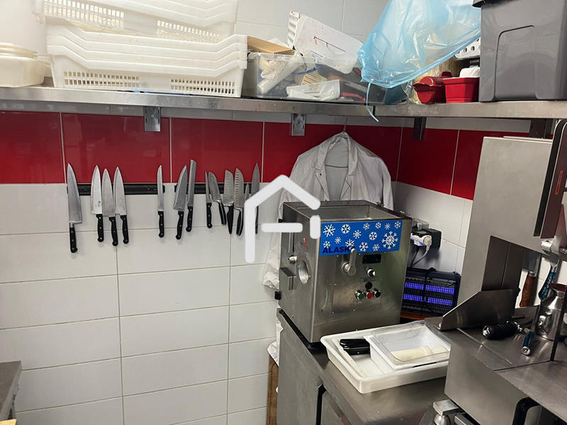 Local d'activités - 223 m² - 4 pièces