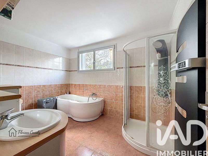 Maison - 206 m² - 7 pièces