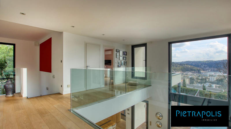 Maison contemporaine - 210 m² - 5 pièces