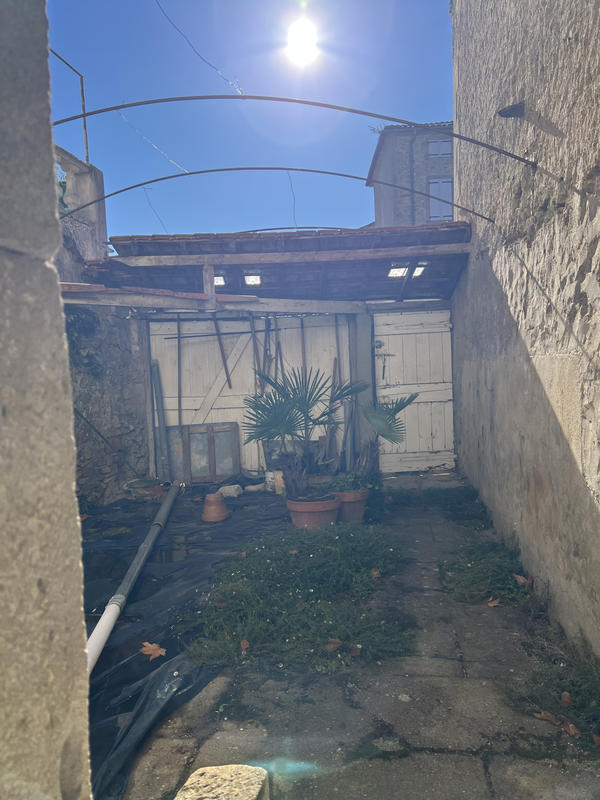 Maison de village - 305 m² - 15 pièces