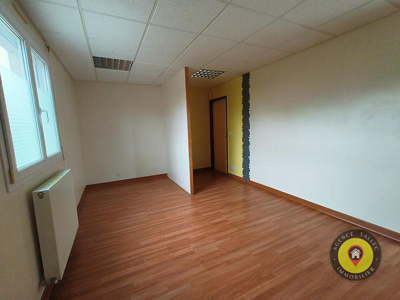 Local d'activité / Entrepôt - 118 m²