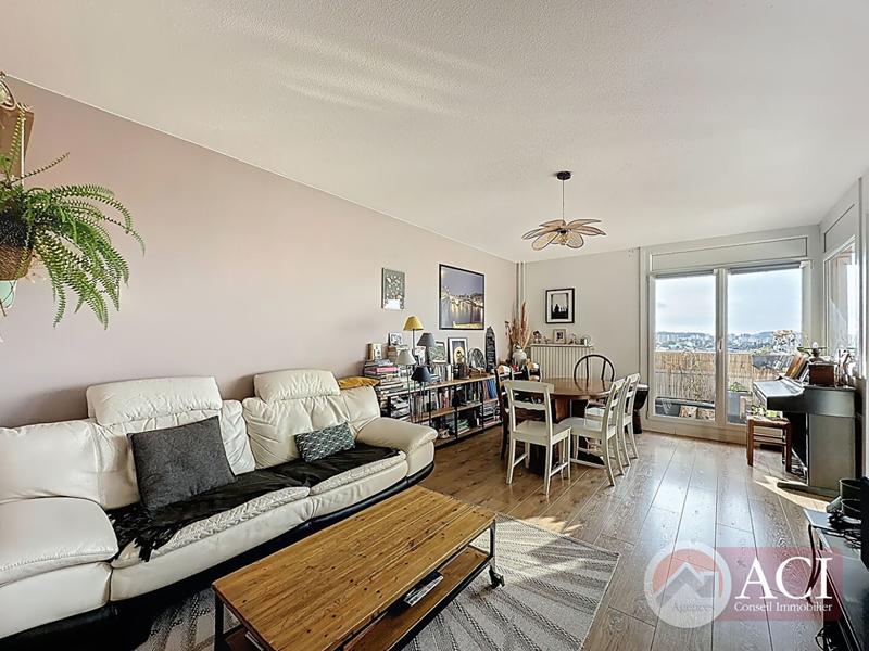 Appartement - 82 m² - 4 pièces