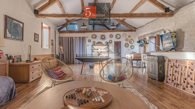 Maison - 550 m² - 15 pièces