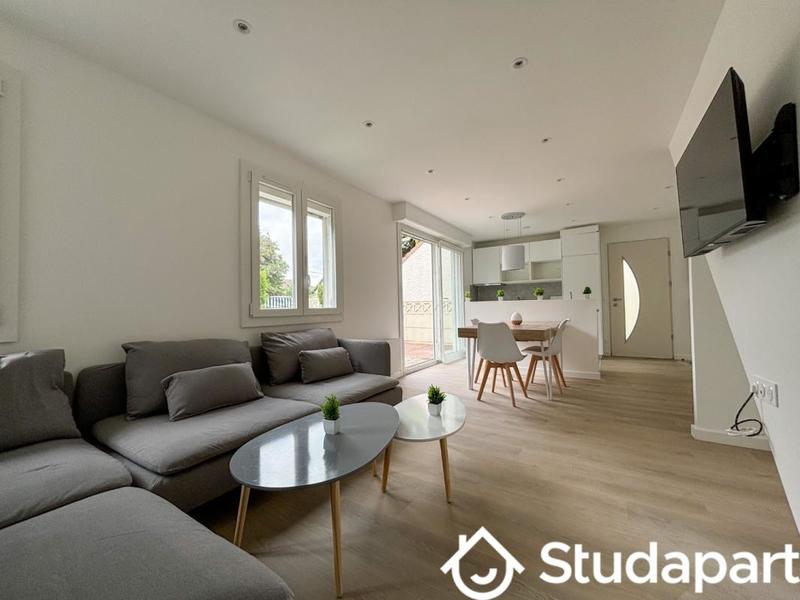 Chambre - 11 m² - 1 pièce