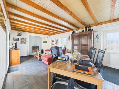 Maison traditionnelle - 90 m² - 4 pièces