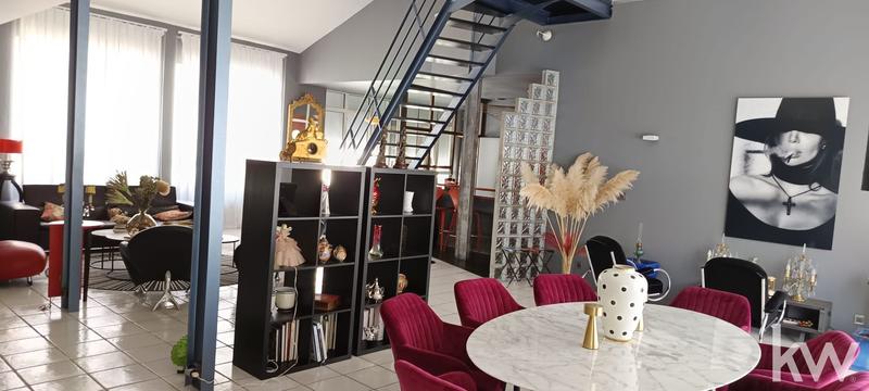 Appartement - 217 m² - 7 pièces