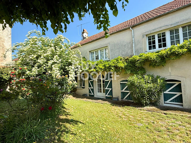 Maison - 245 m² - 8 pièces