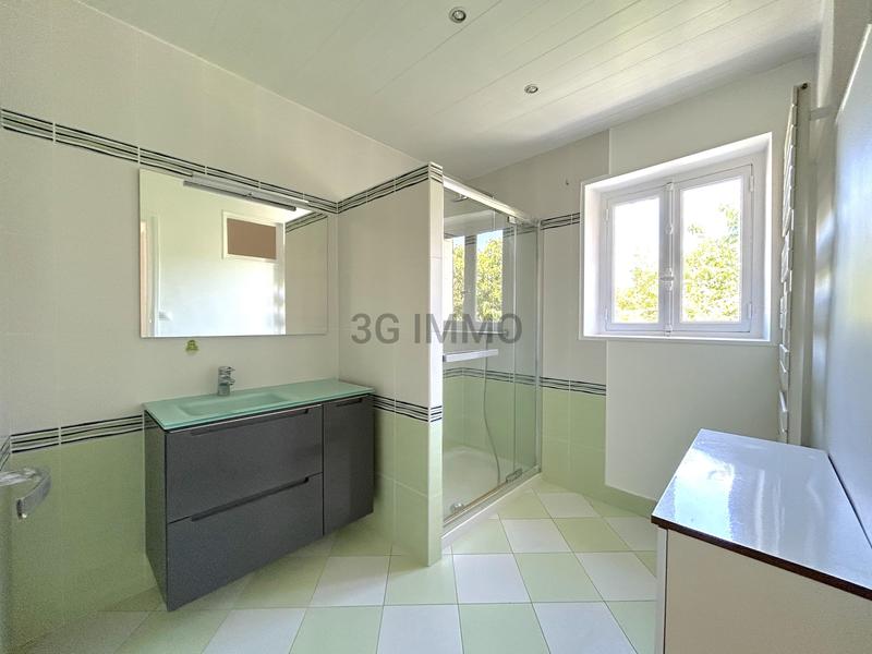 Maison - 195 m² - 9 pièces