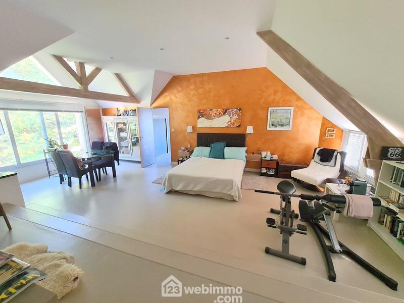 Maison - 320 m² - 11 pièces